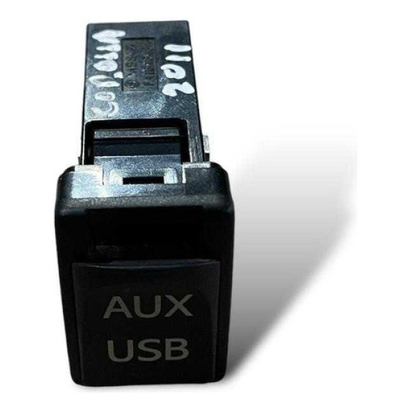 Botão Tomada Aux Usb Toyota Corolla 2011 Á 2014 8619024020