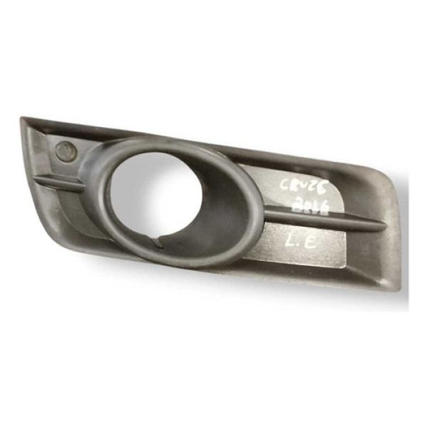 Moldura Farol Milha Esquerdo Chevrolet  Cruze 2016 94831151 Preto Esquerdo