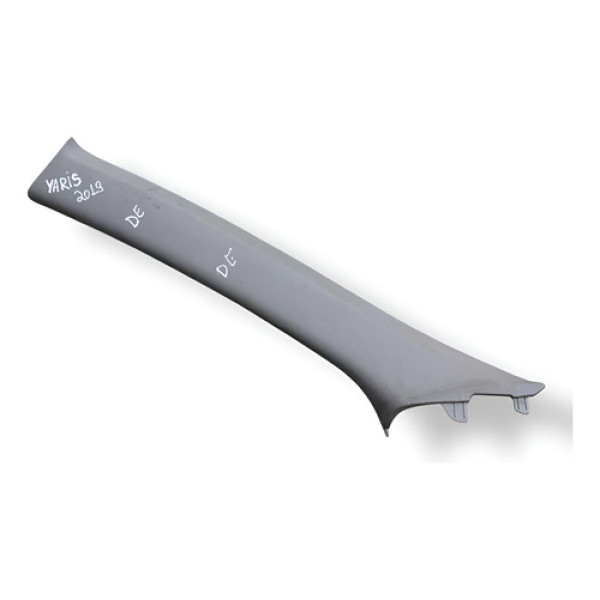 Acabamento Esquerdo Parabrisa Toyota Yaris 2019 622120d740