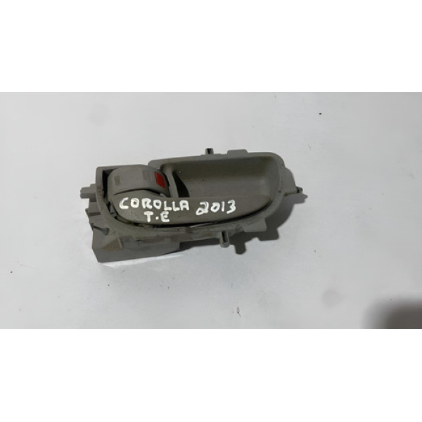 Maçaneta Interna Tras Esquerda Toyota Corolla 2013 Traseira