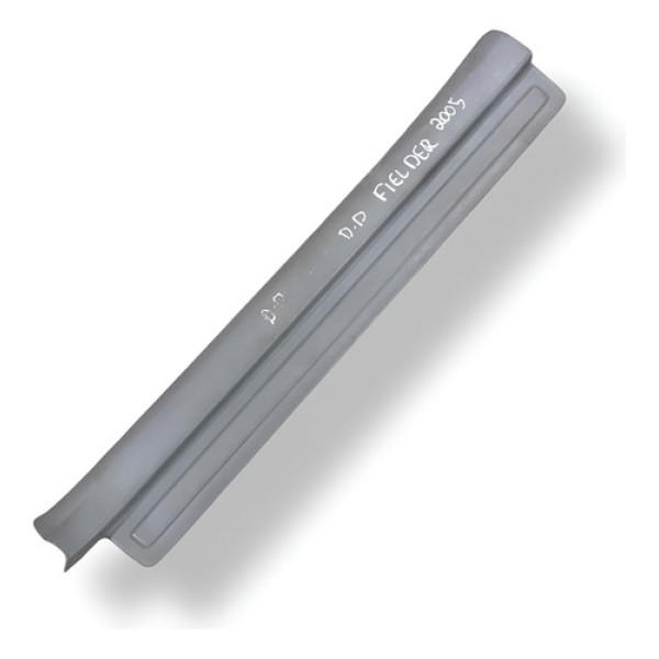 Soleira Dianteira Direita Toyota Fielder 2005 6791302110 Cinza