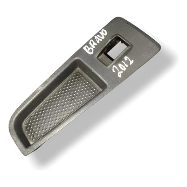 Moldura Botão Vidro Elétrico Traseiro Direito Fiat Bravo 12