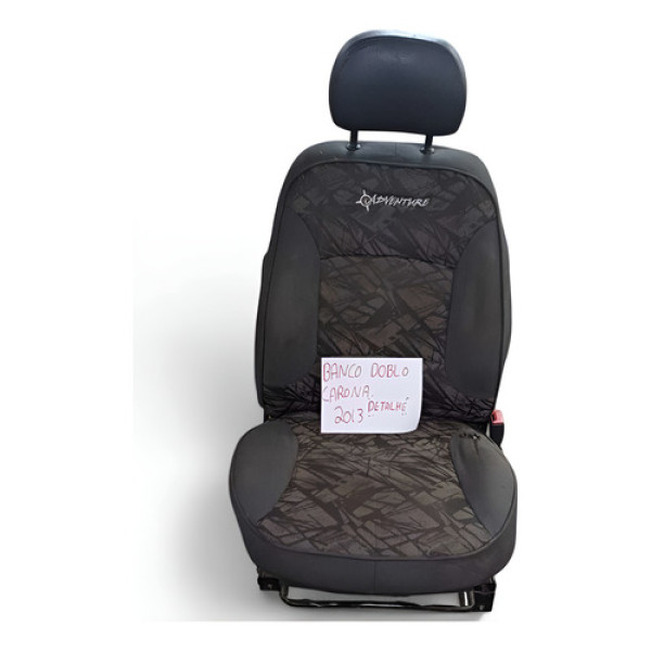 Banco Dianteiro Direito (carona) Fiat Doblo 2013 Detalhe Água