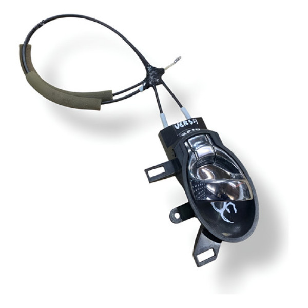 Maçaneta Interna Dianteira Esquerda Nissan Versa 2016 2017 - Prateado - Dianteira