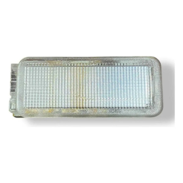 Luz Cortesia Porta Malas Lado Direito Peugeot 2008 2017 2018