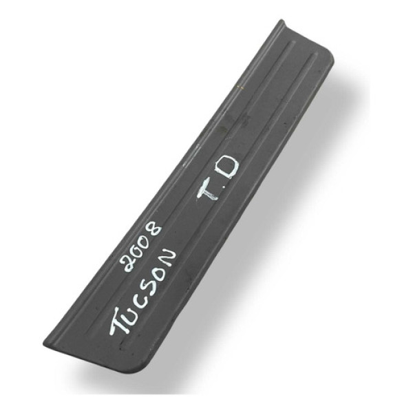Soleira Porta Traseira Direita Tucson 2.0  2008  858882e000 Cinza