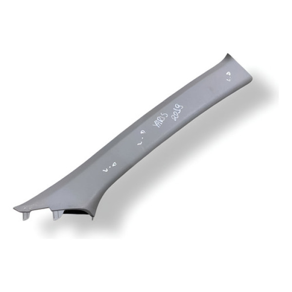 Moldura Coluna Dianteira Direita Yaris 2019 622110d740