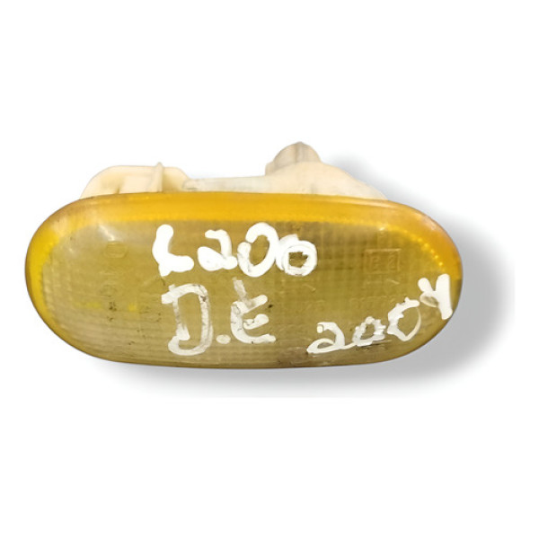 Lanterna Pisca Paralama Lado Esquerdo Mitsubishi L200 2004 Amarelo