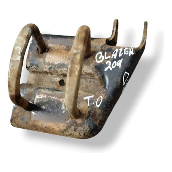 Suporte Feixe Mola Traseira Esquerda Gm Blazer 1997 A 2011 