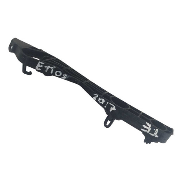 Guia Parachoque Traseiro Esquerdo Toyota  Etios 1.5 2017