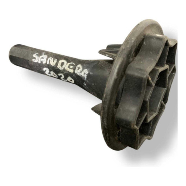 Parafuso Trava Estepe Renault Sandero 2019/2020 7703041034