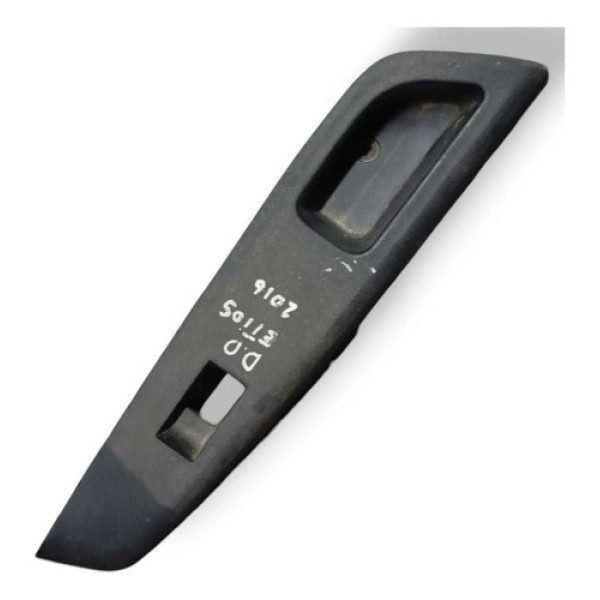 Moldura Botao Vidro Diantanteira Direita 2016 742310d180