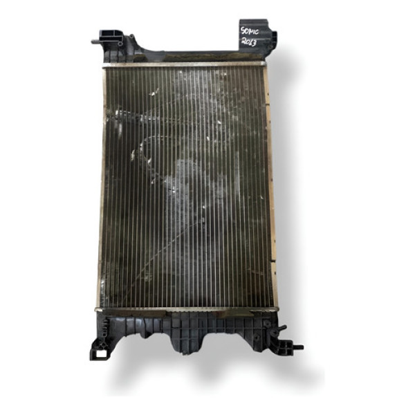 Radiador  Chevrolet Sonic 2013 2014 2015 2016  883850