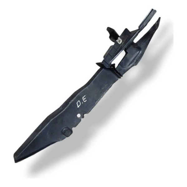 Suporte Paralama Dianteira Esquerda  Ford Focus 8m51a02477