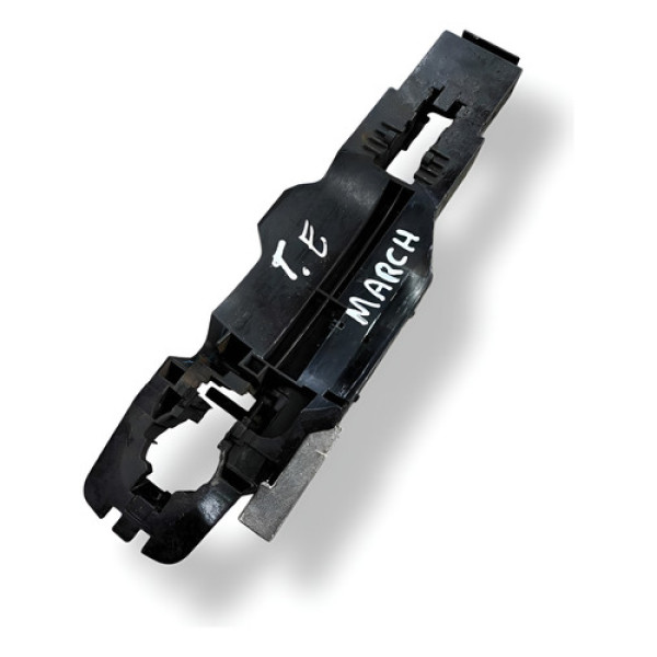 Suporte Maçaneta Traseira Esquerda Nissan March 1.6  2013 Preto Traseira