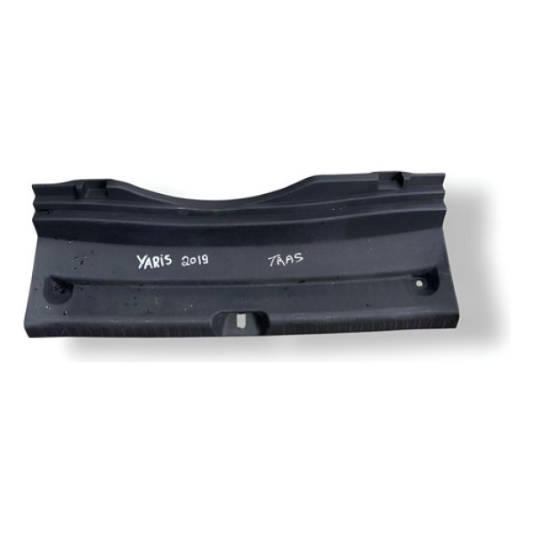 Moldura Porta Malas Painel Toyota Yaris 2019 583870d240