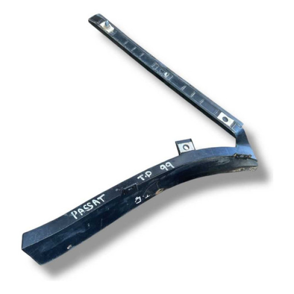 Guia Parachoque Traseiro Direito Volkswagen Passat 1997/1999