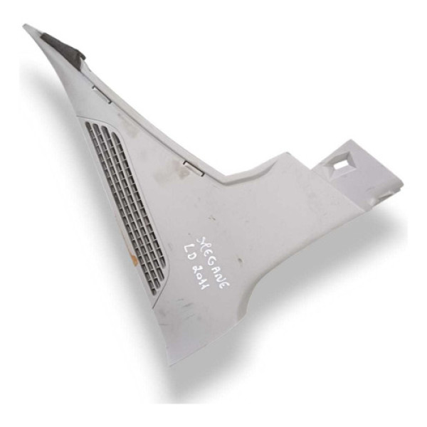 Acabamento Lado Direito Porta Malas Renault Megane 2.0 2010