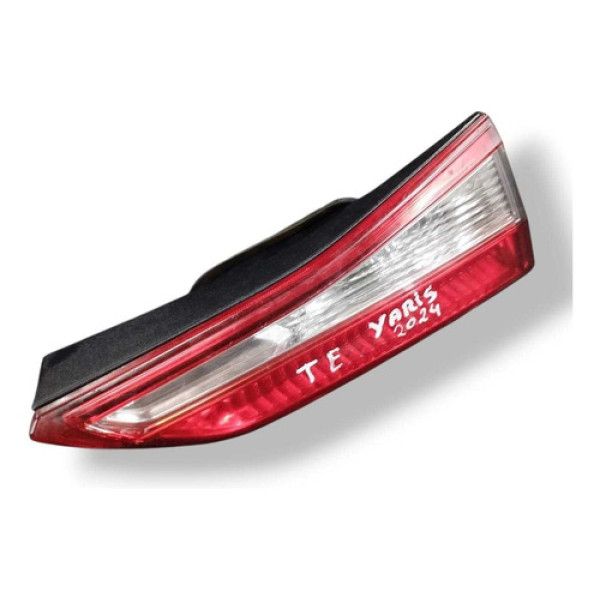 Lanterna Tampa Traseira Esq Toyota Yaris Sedan 1.5 2019/2025 Esquerdo/motorista Vermelho
