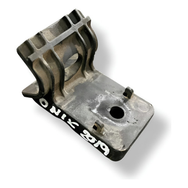 Suporte Superior Radiador Chevrolet Onix 2018 2019 95016649