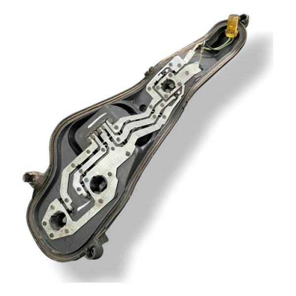 Circuito Lanterna Lado Direito Fiat Palio 2015 2016 2017 Direito/passageiro Vermelho