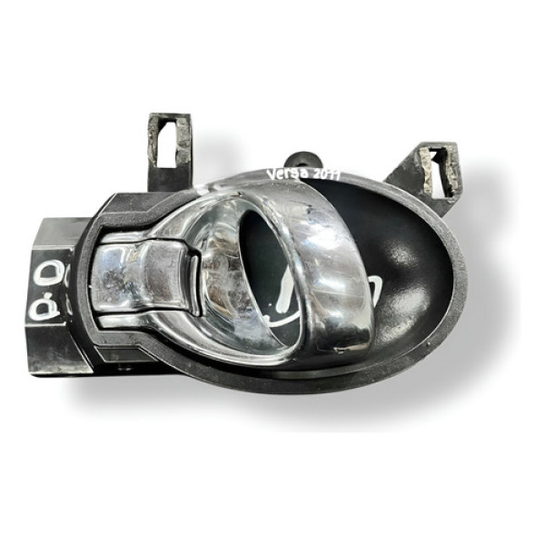 Maçaneta Interna Dianteira Direita Nissan Versa 1.6 S 2020 - Prateado - Dianteira