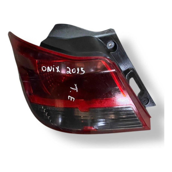 Lanterna Traseira Esquerda Chevrolet Onix 2014 2015 2016 17 Esquerdo/motorista Coral-claro