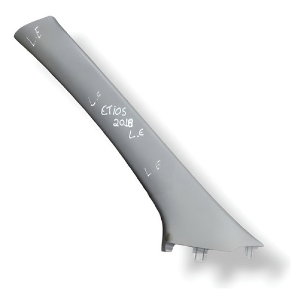 Acabamento Coluna  Esquerda Toyota Etios 2018 622120d281