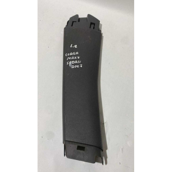 Moldura Central Esquerda Gm Corsa Sedan Maxx 05/10 93264707